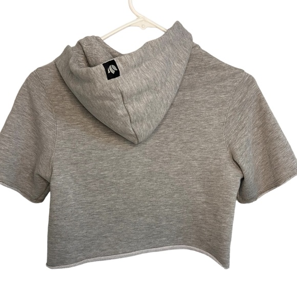 Dutch Bros Cropped Hoodie XS+SMALL Gray w/Black Logo Rose DB 1992 Cute! - Picture 2 of 8